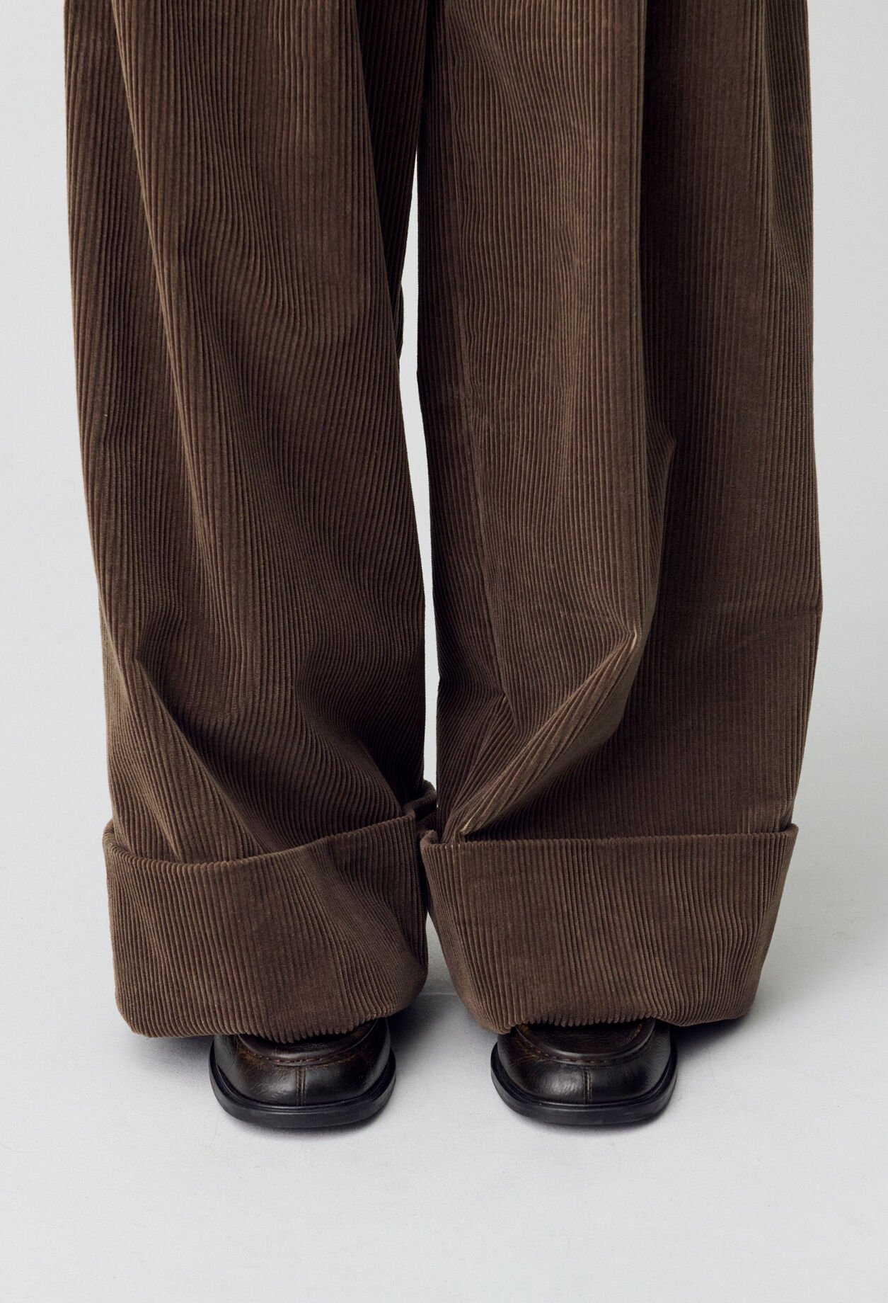 Pantalón amplio de terciopelo