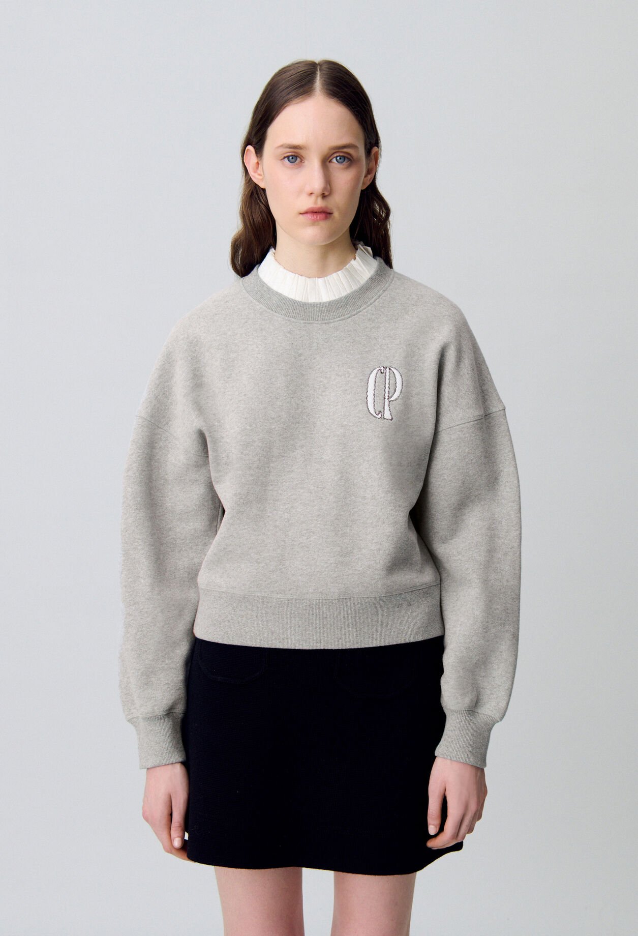 Sudadera con cuello victoriano