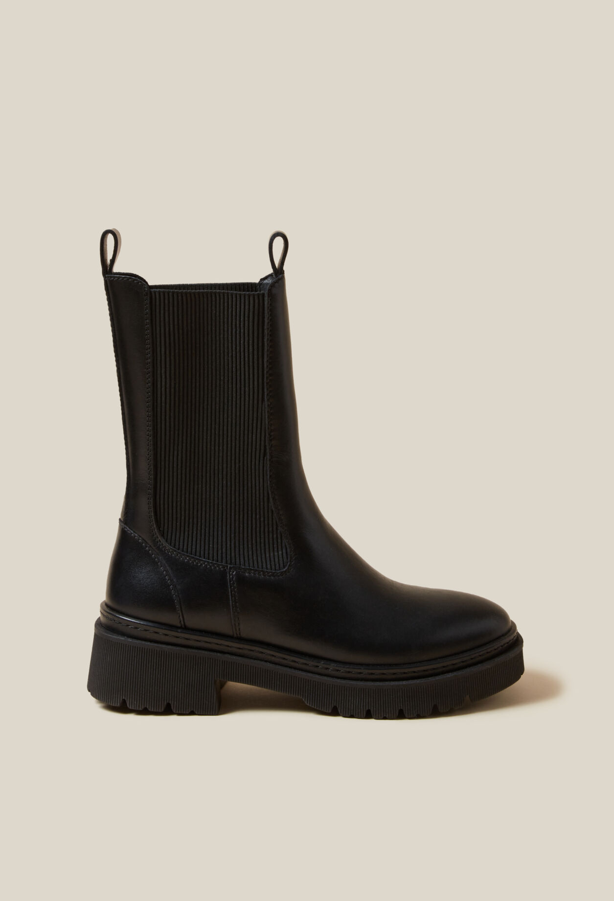 Botas Chelsea cuero negro