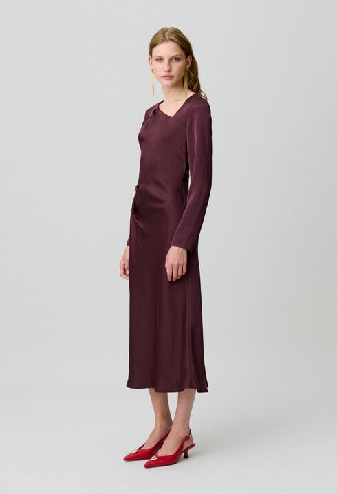 Vestido largo satinado asimétrico