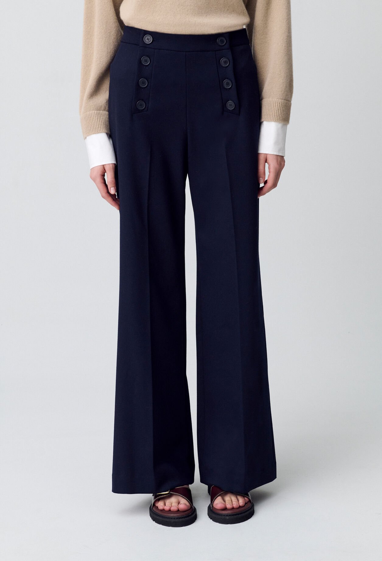Pantalón recto con botones