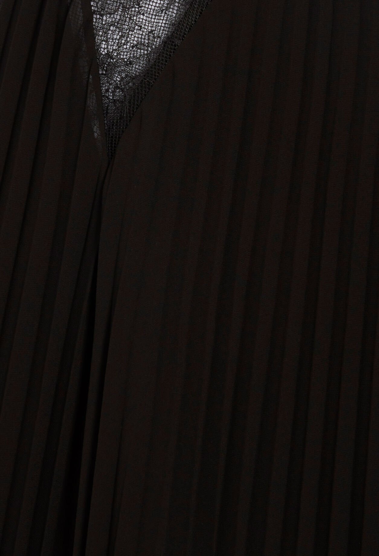 Vestido corto plisado negro