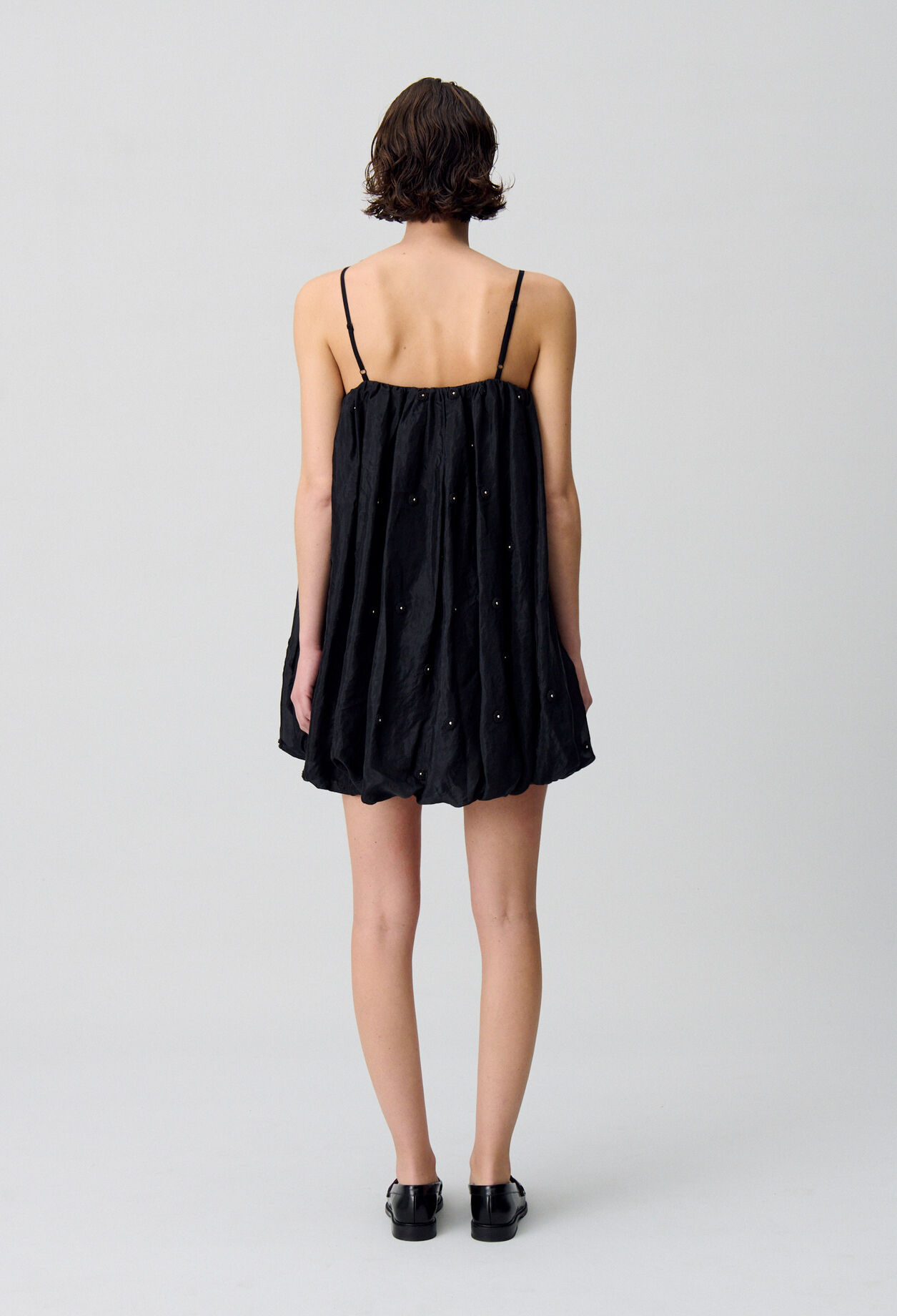 Vestido corto abullonado
