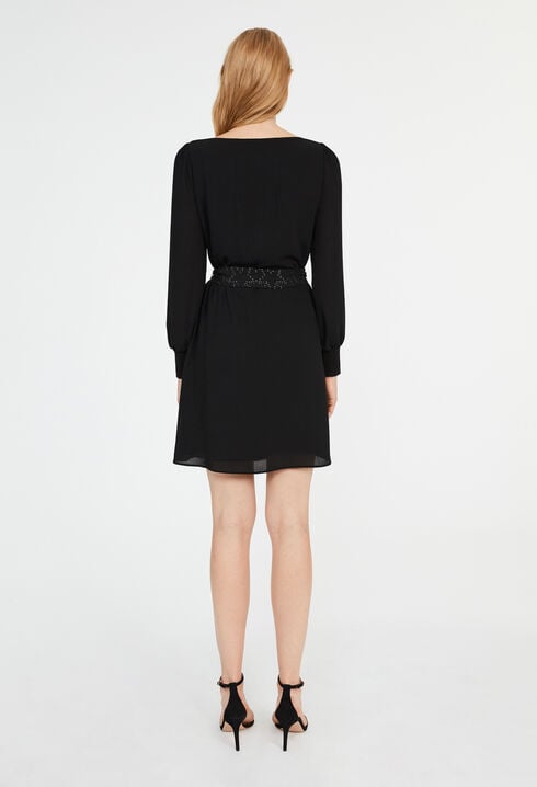 Vestido con cinturón para anudar