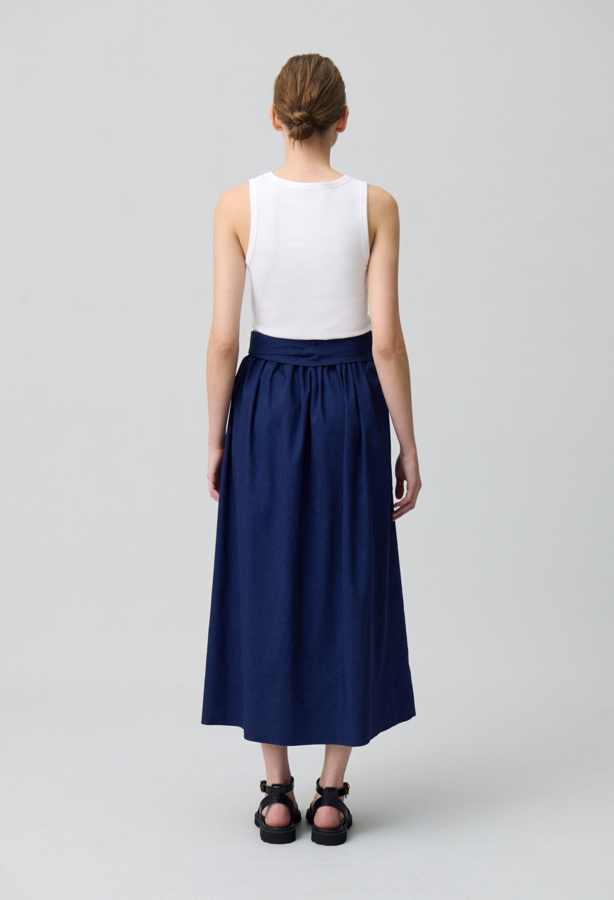 Falda midi con botones