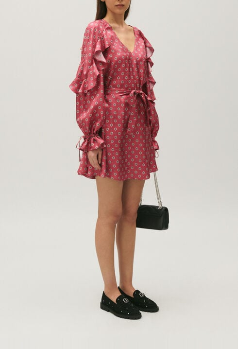 Vestido corto satinado con estampado