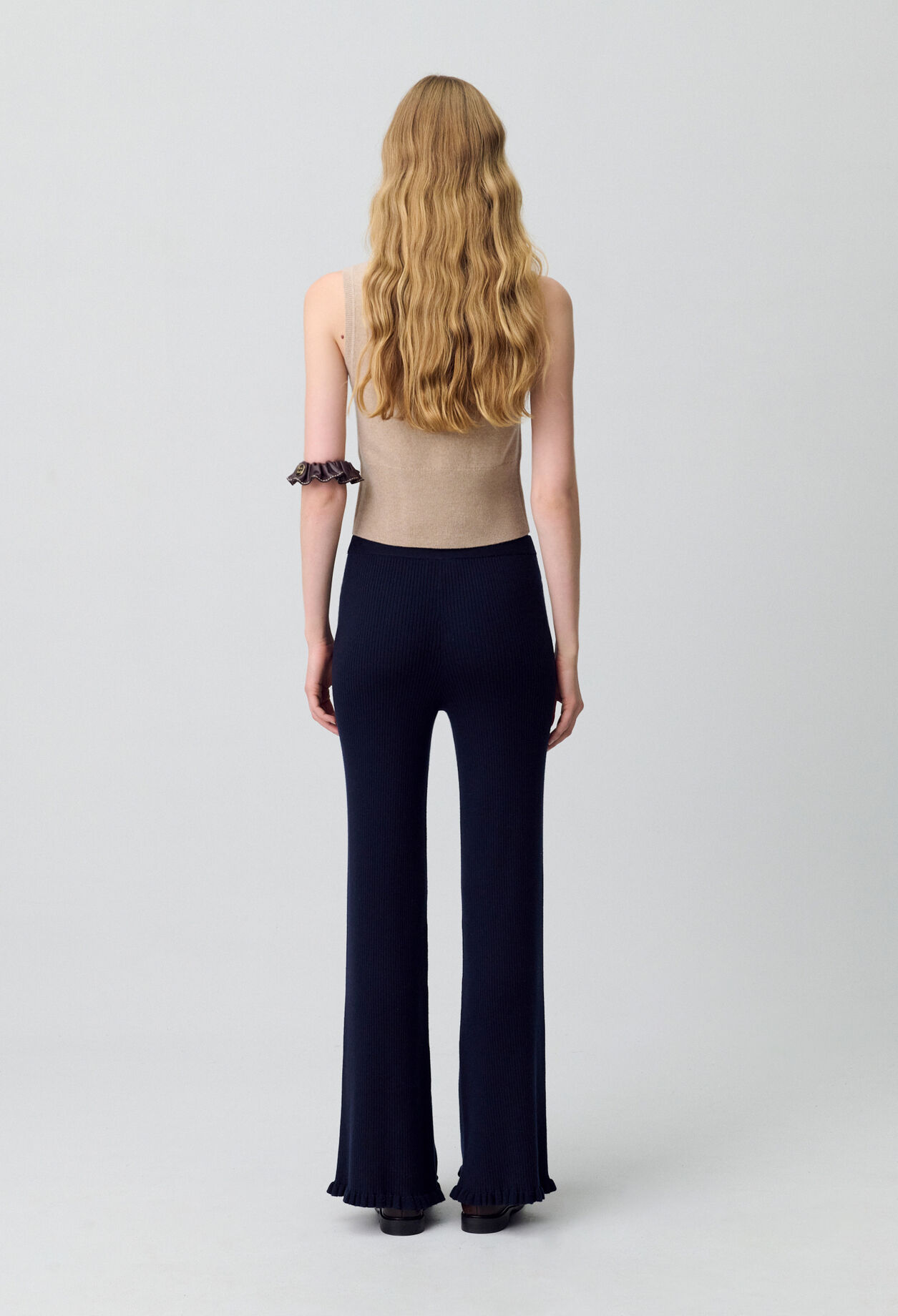 Pantalón de punto acampanado