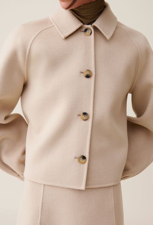 Chaqueta corta cuello camisa