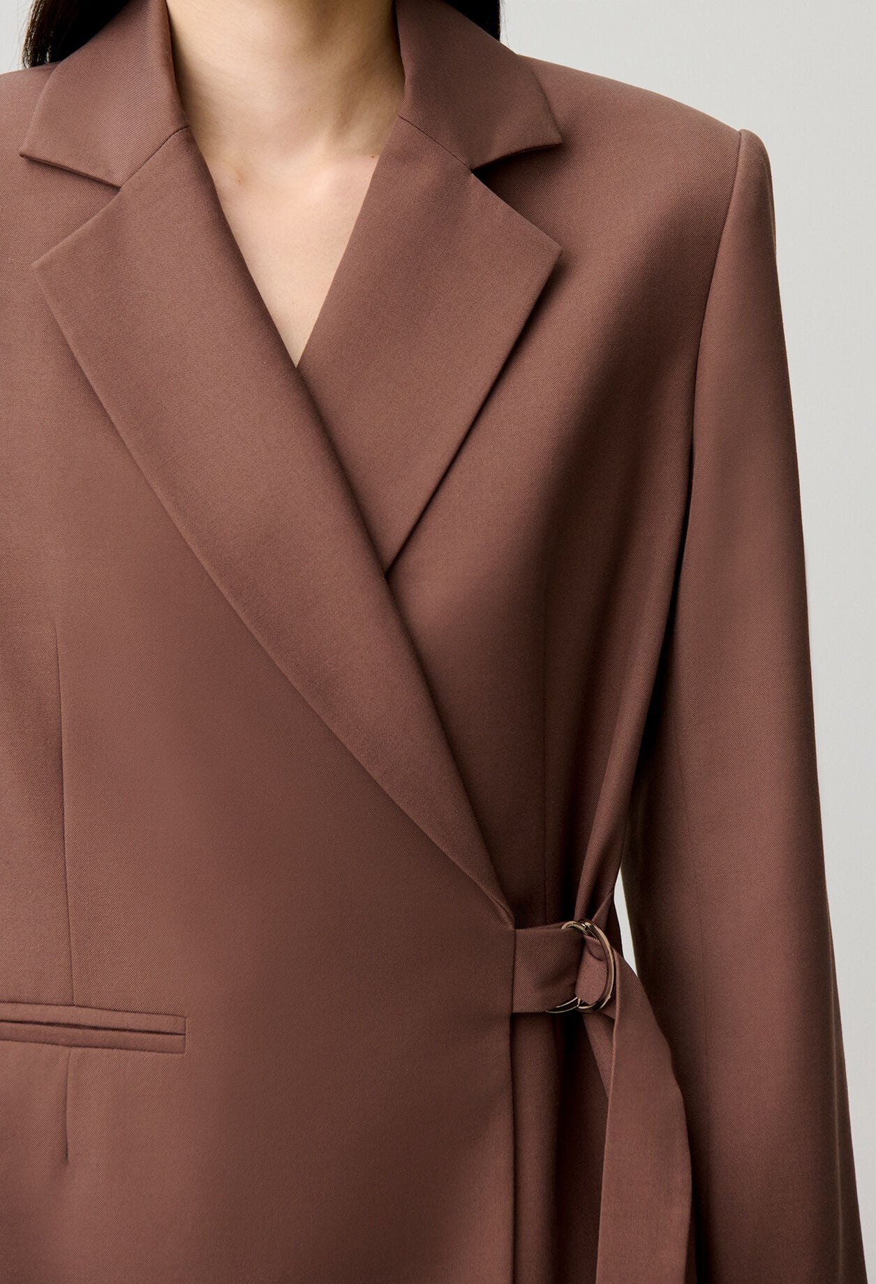 Chaqueta recta doble hebilla plata