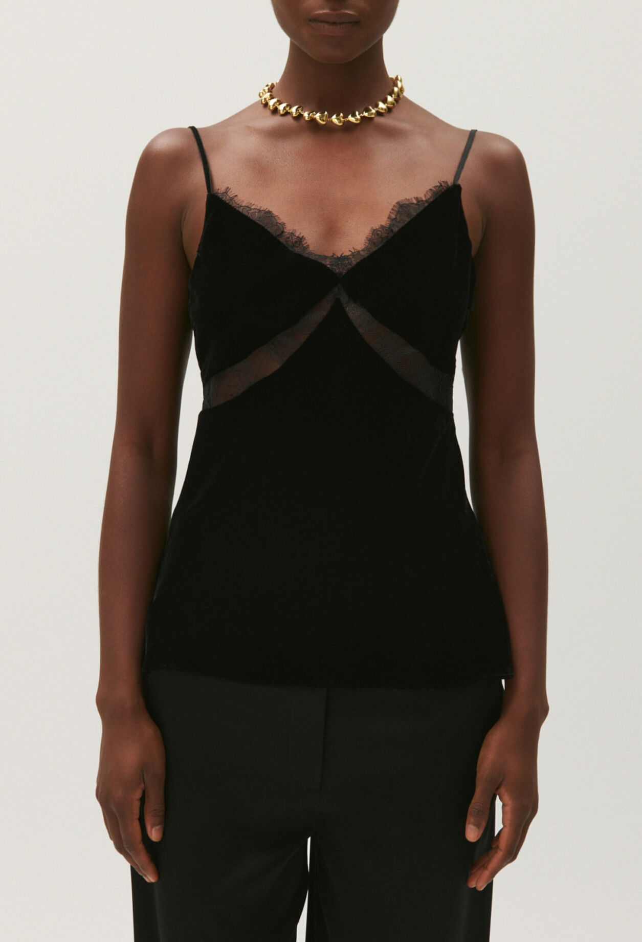 Camisola de terciopelo negro