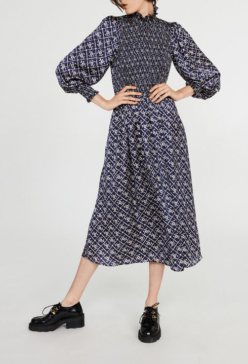 Vestido de cuello alto