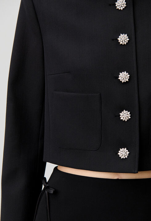 Chaqueta corta botones joya
