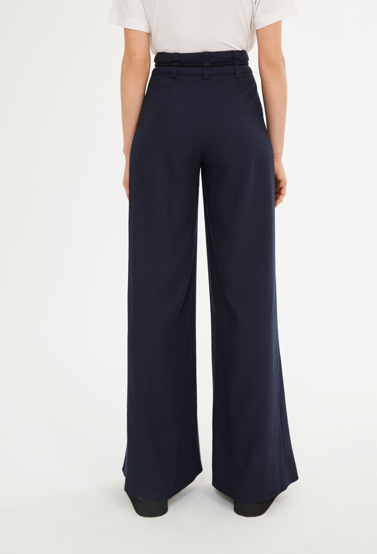 Pantalón largo con cinturón de cuerda