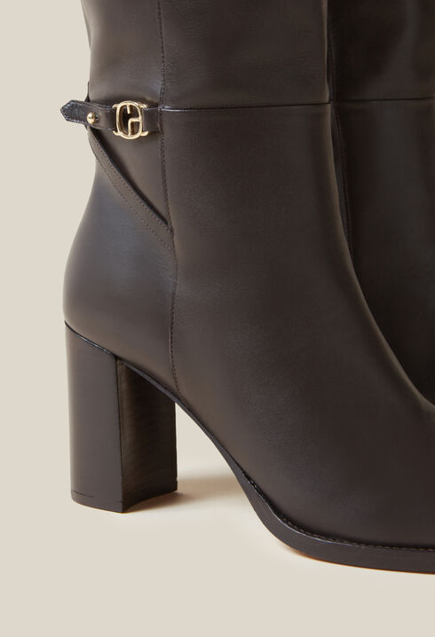 Botas de charol logo CP