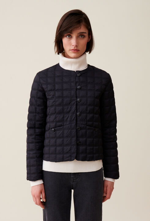 Chaqueta ligera corta abotonada