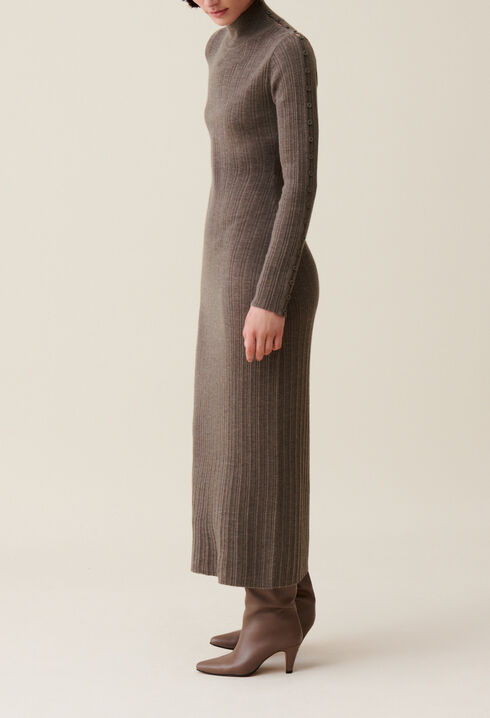 Vestido de punto cuello alto