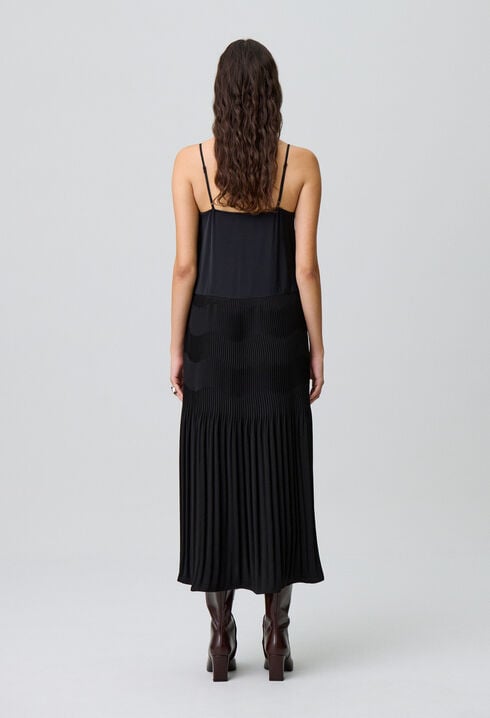 Vestido largo fluido de tirantes