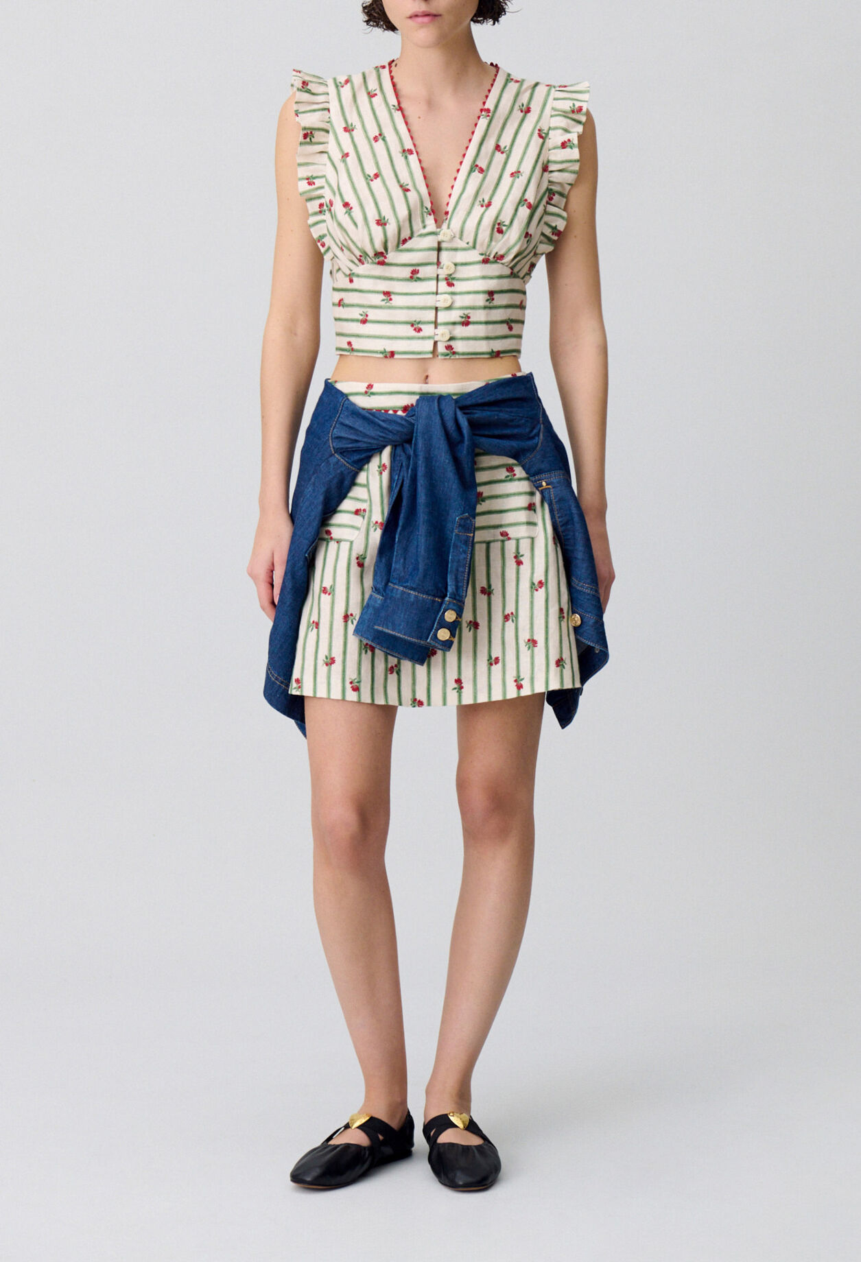 Top con volante y estampado