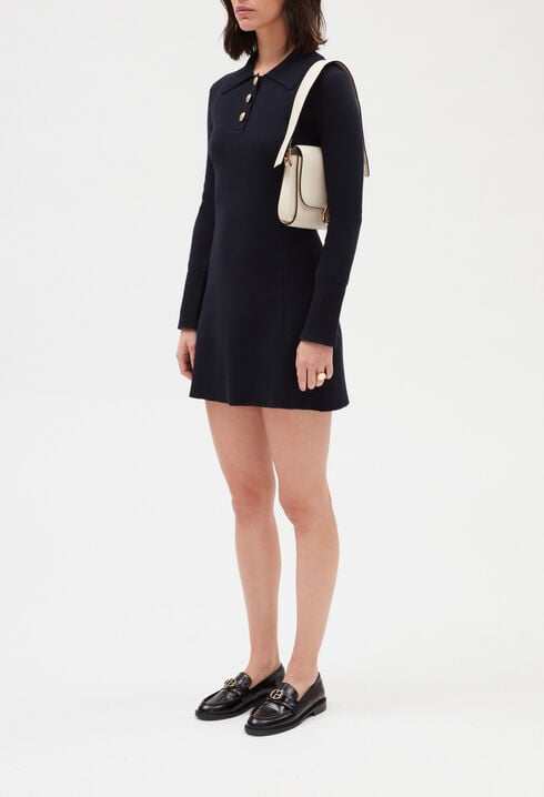 Vestido corto manga larga en azul marino