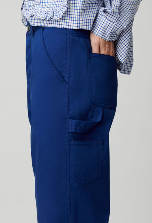 Pantalón con dobladillos a rayas