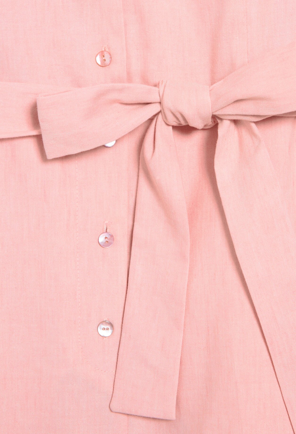 Mono corto con cinturón