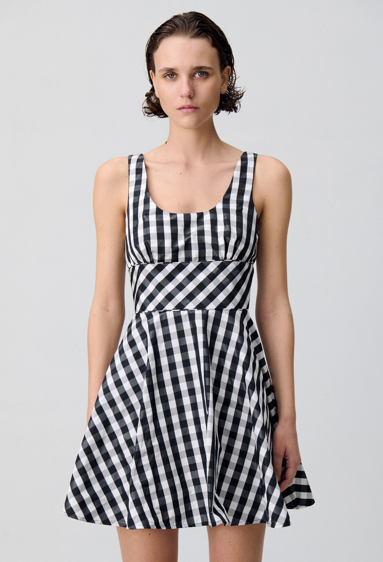 Vestido corto estilo skater