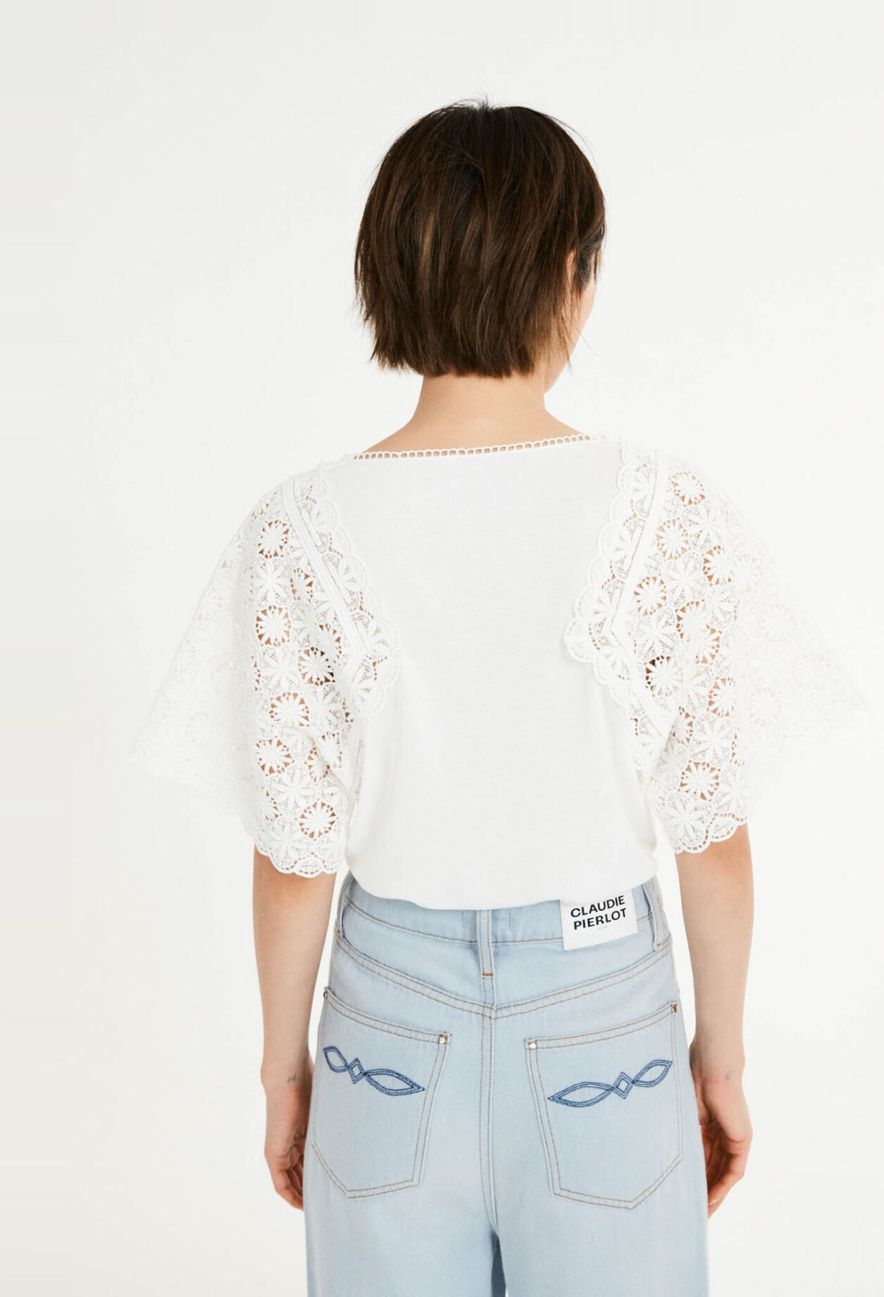 Camiseta con mangas de guipur