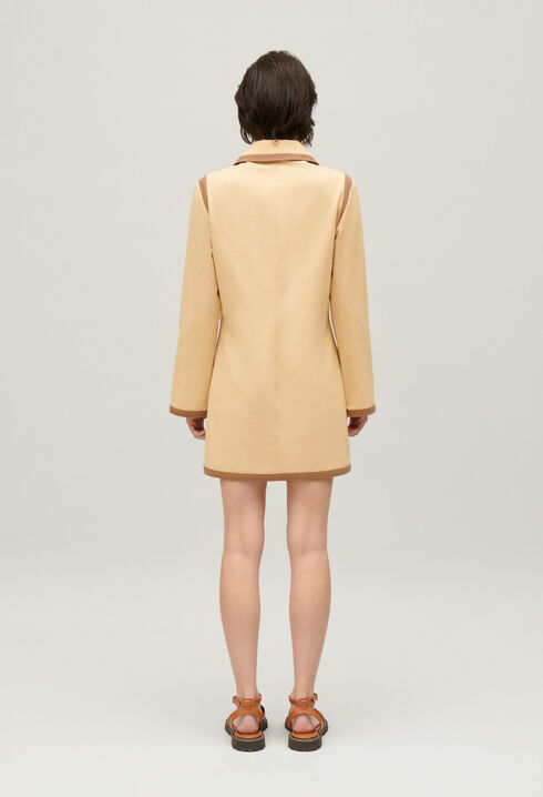 Vestido corto beige anudado