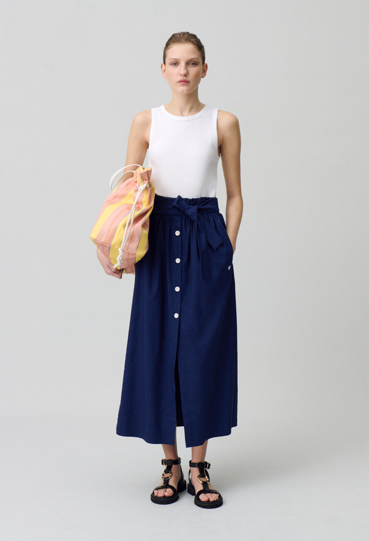 Falda midi con botones