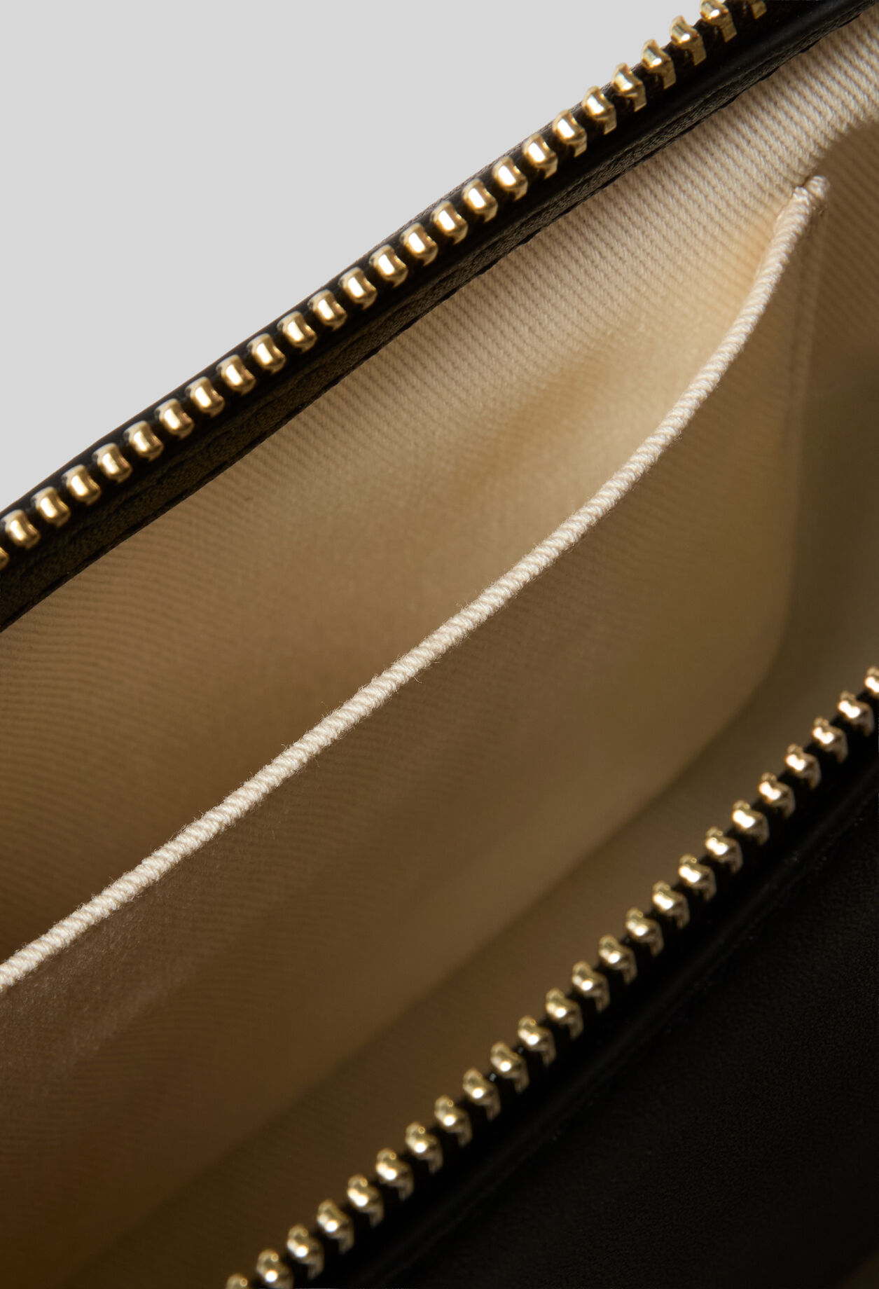 Bolso de piel lisa flexible