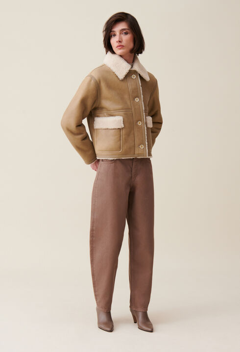 Chaqueta corta de piel beige