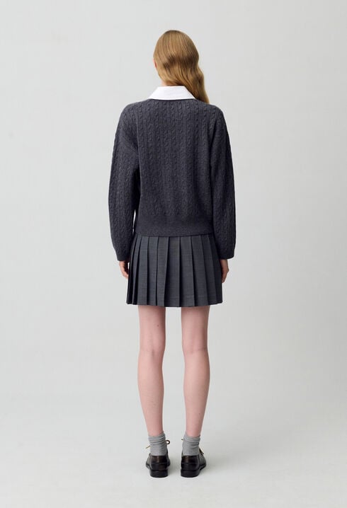 Jersey con cuello bebé.