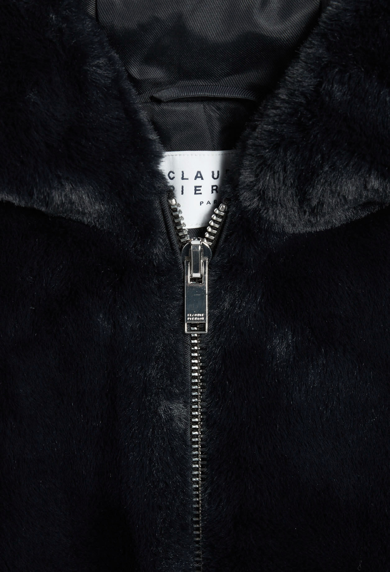Chaqueta con capucha