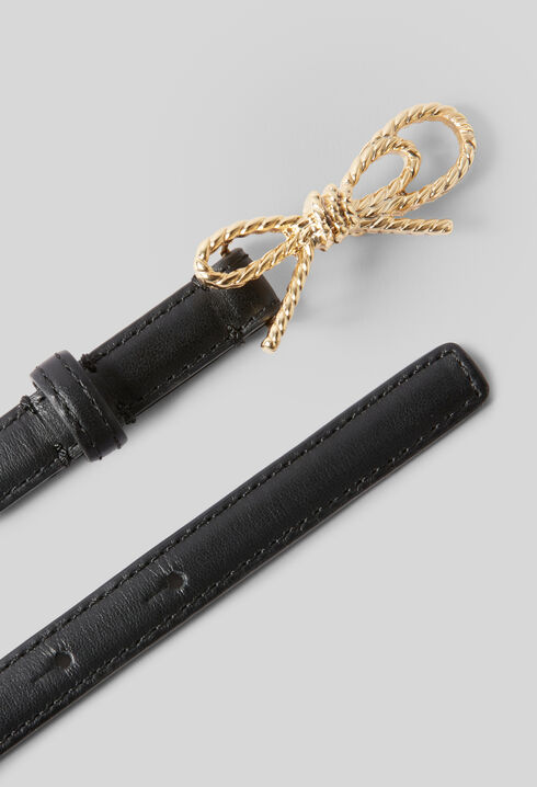 Cinturón de piel con nudo