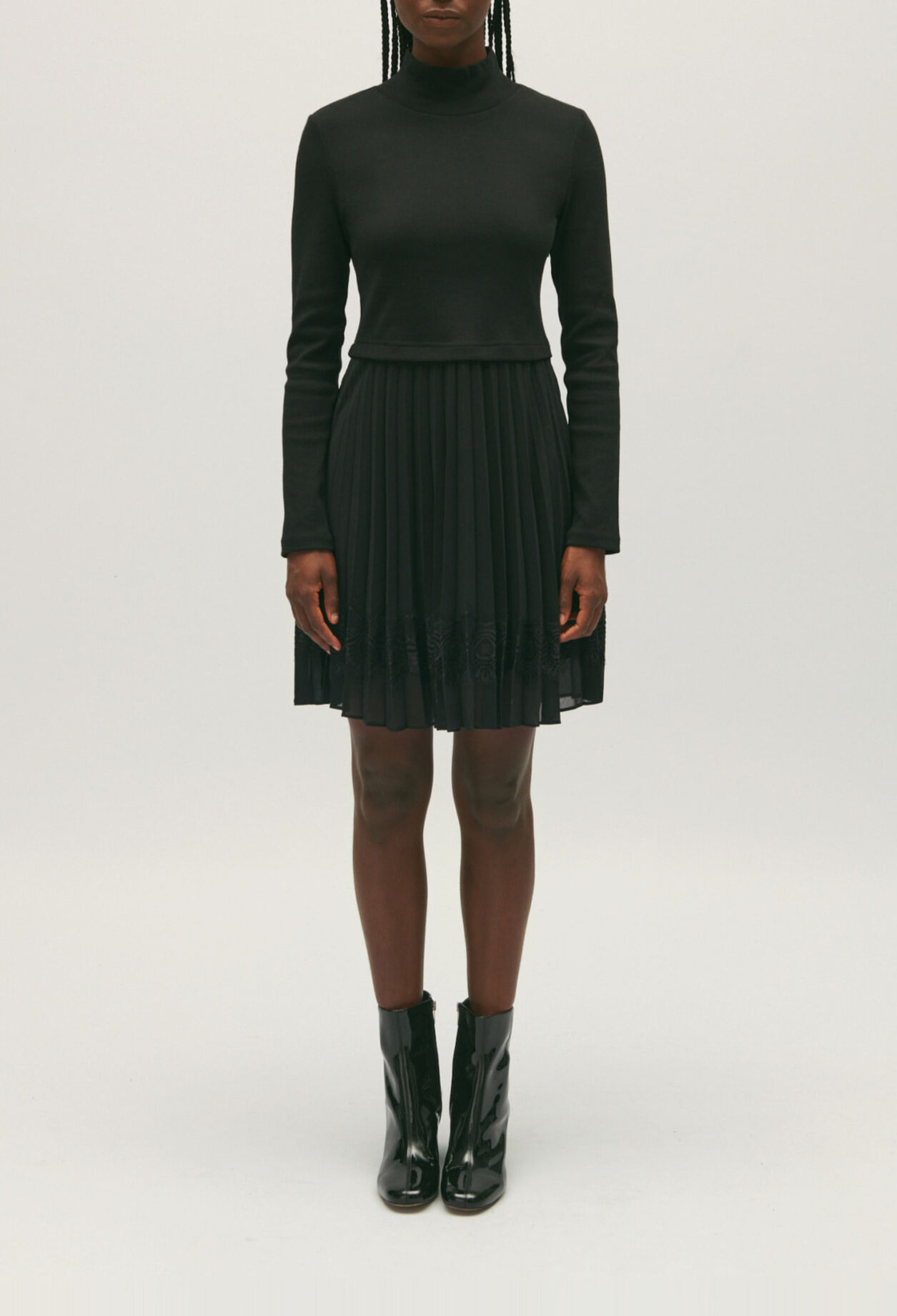Vestido Twist corto plisado negro 