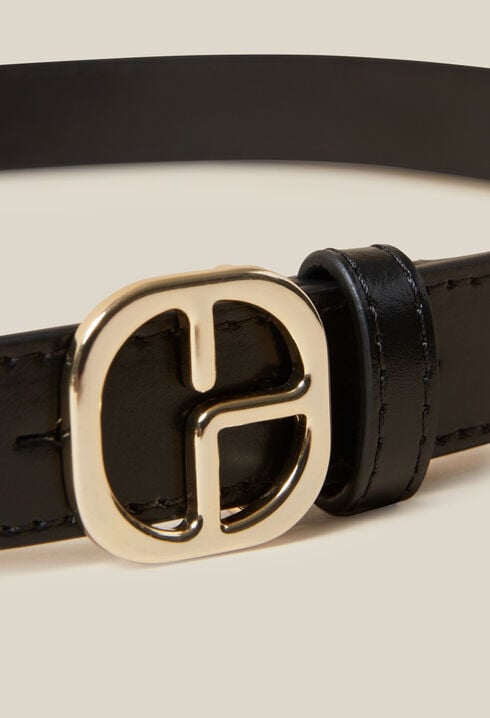 Cinturón de cuero negro 