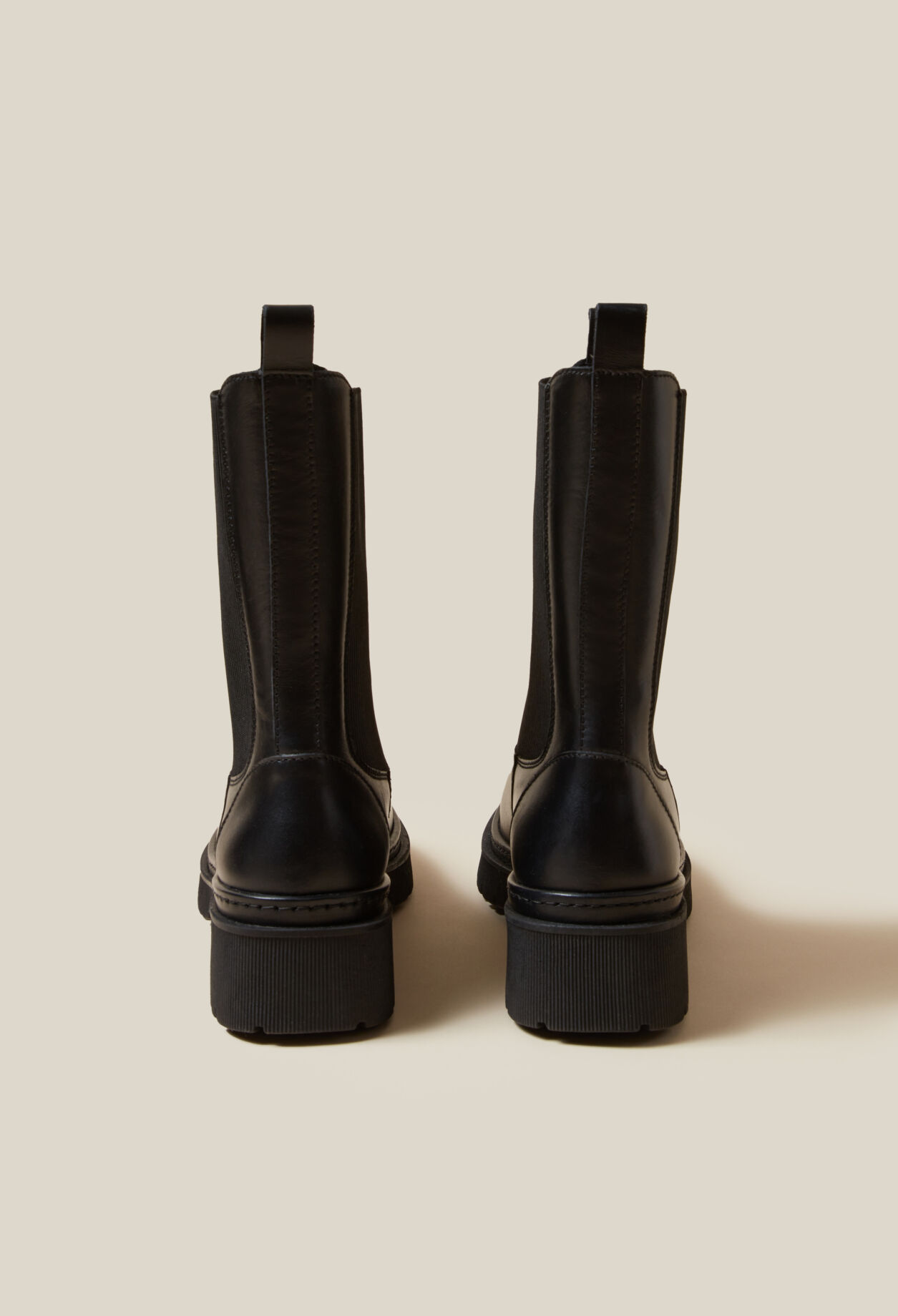 Botas Chelsea cuero negro