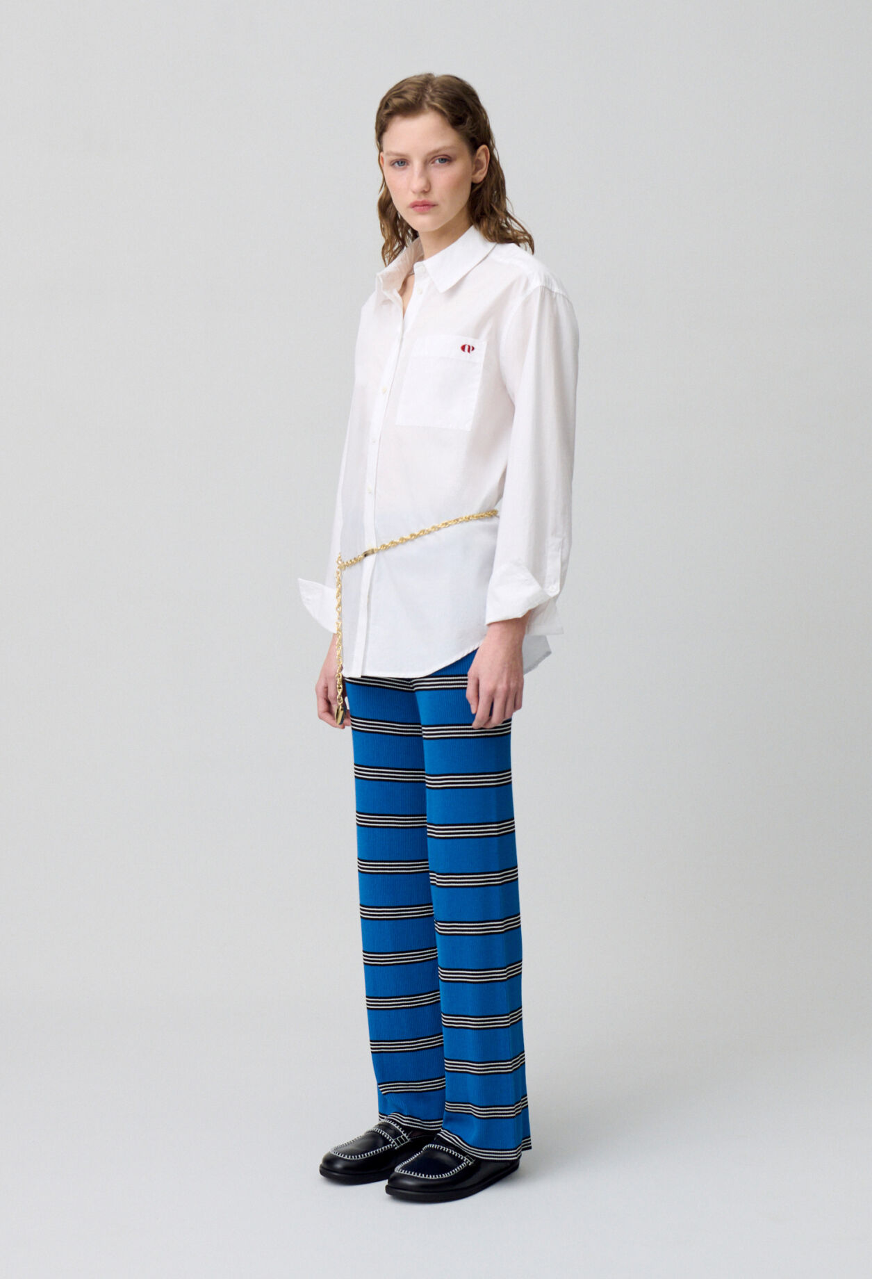 Pantalón pitillo de punto fino