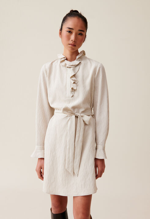 Vestido a rayas con cuello volante