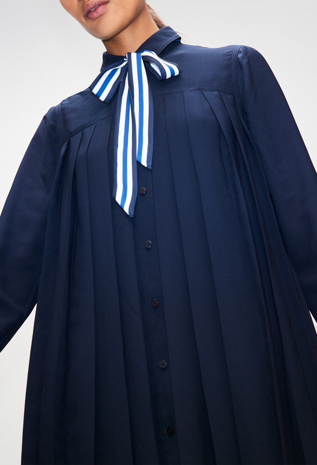 Vestido camisero plisado Lavallière