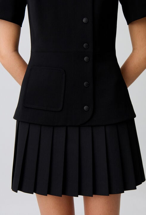 Vestido corto bajo plisado peplum