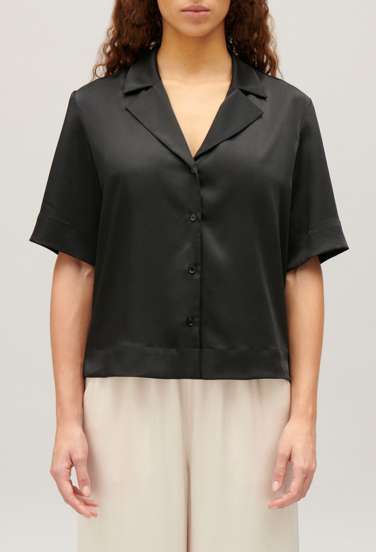 Camisa vaporosa de manga corta