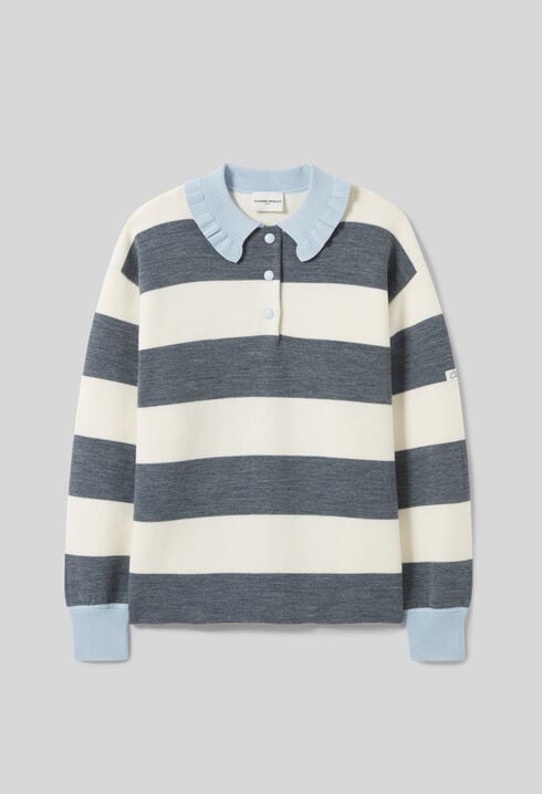 Polo de rayas anchas.