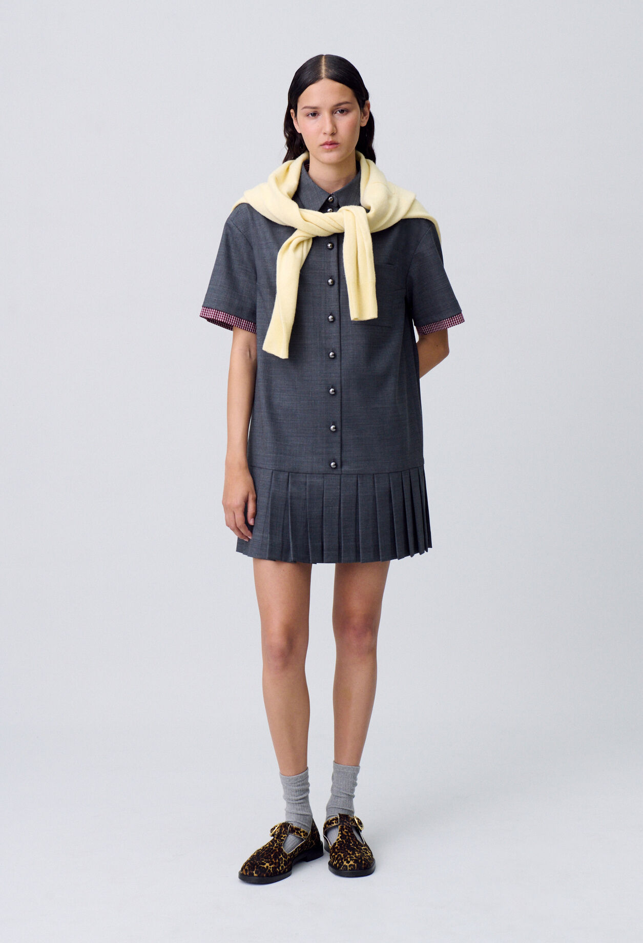 Vestido corto plisado