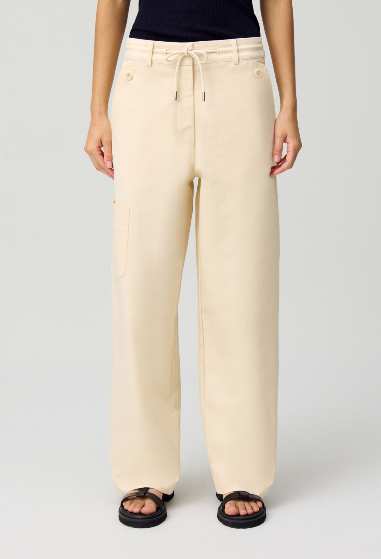 Pantalón cargo tiro bajo