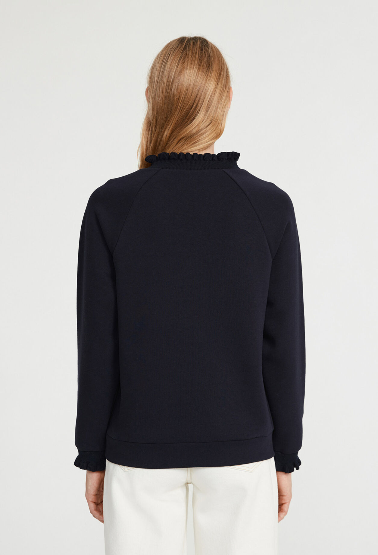 Sudadera con cuello de volantes