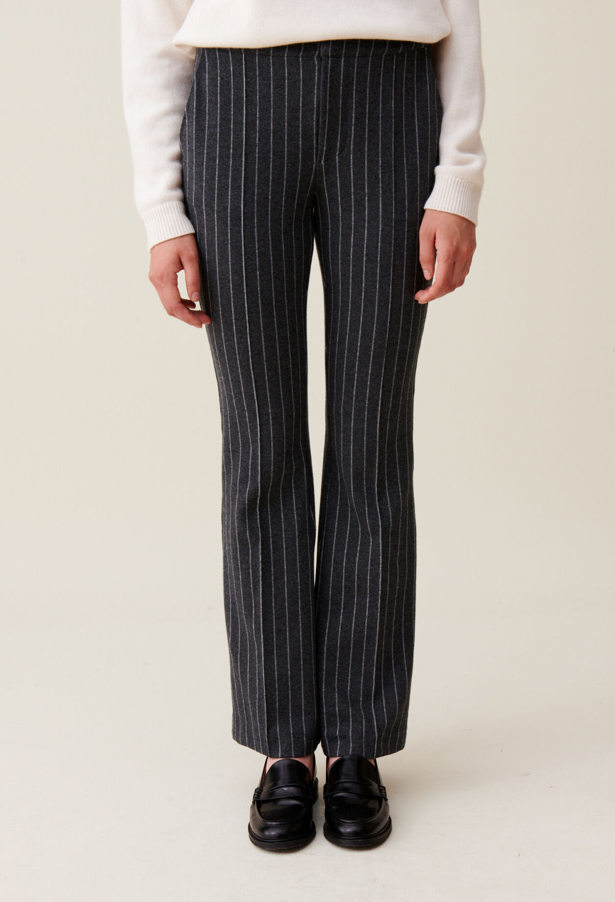 Pantalón flare de rayas