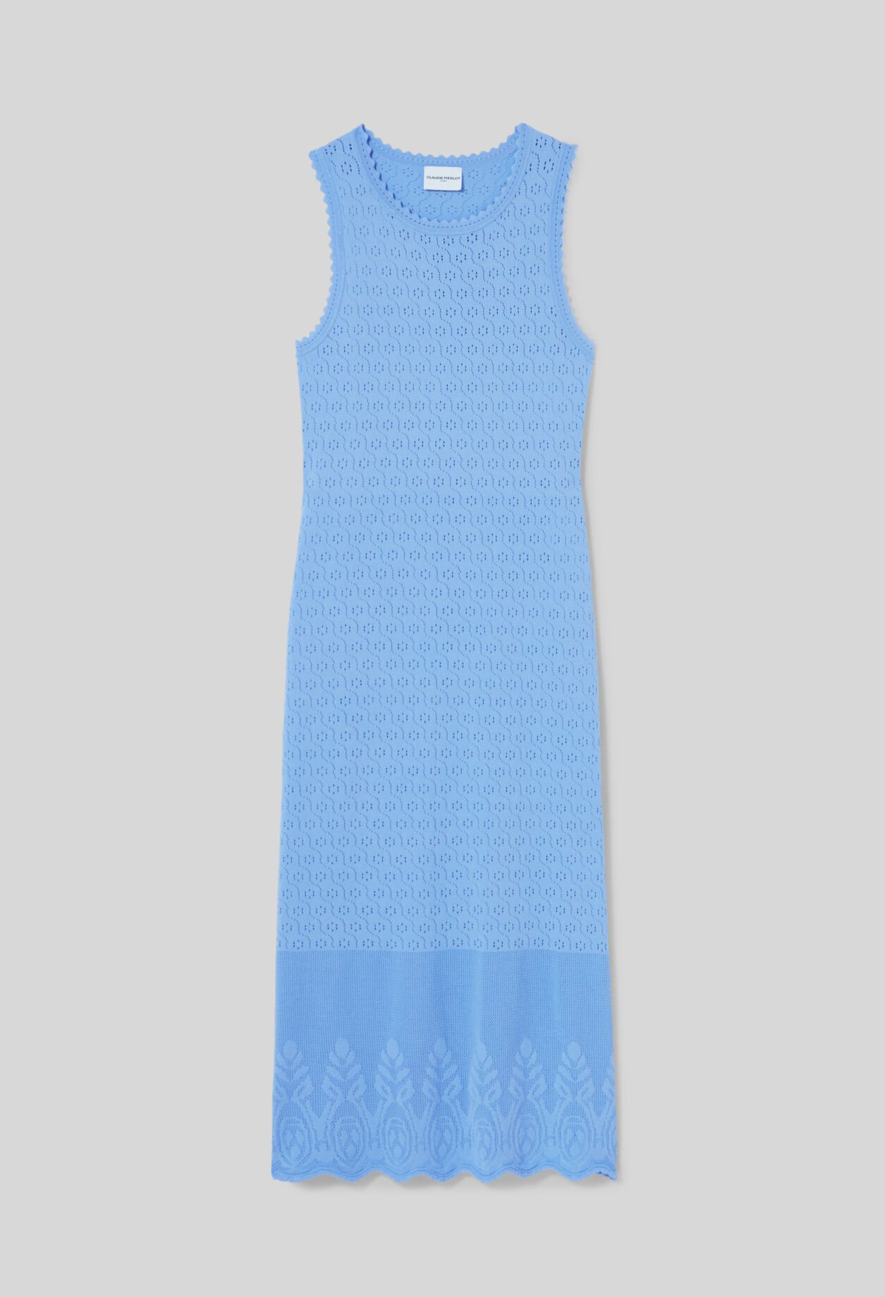 Vestido de punto de longitud media.