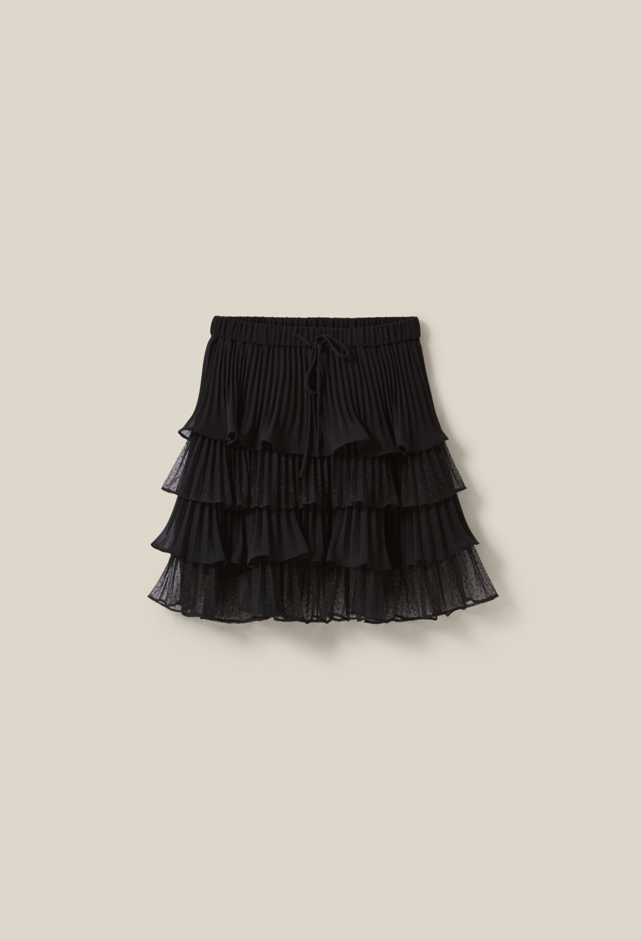 Falda corta negra volantes