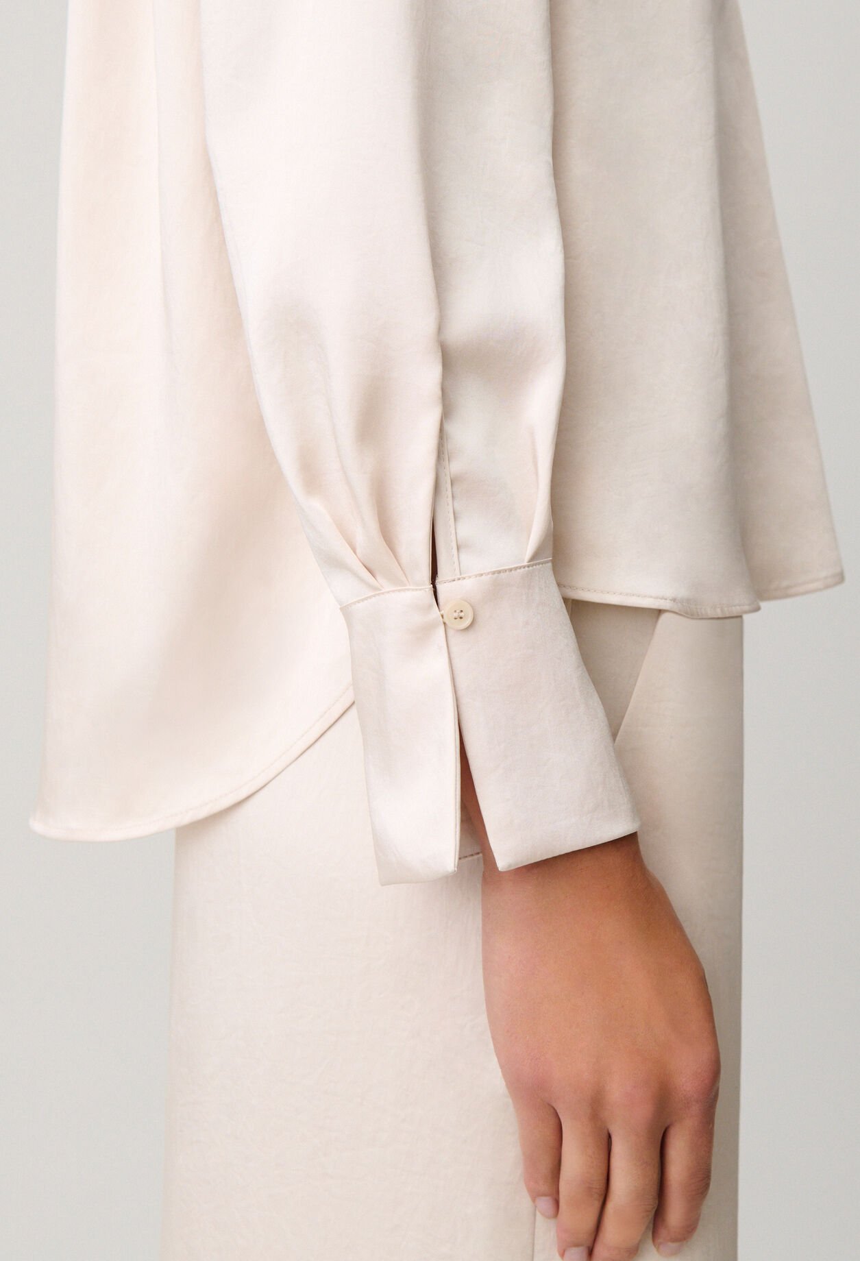 Blusa fluida con cuello